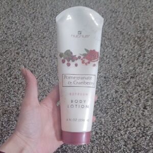 Pomegranate & Cranberry Refresh Body Lotion
